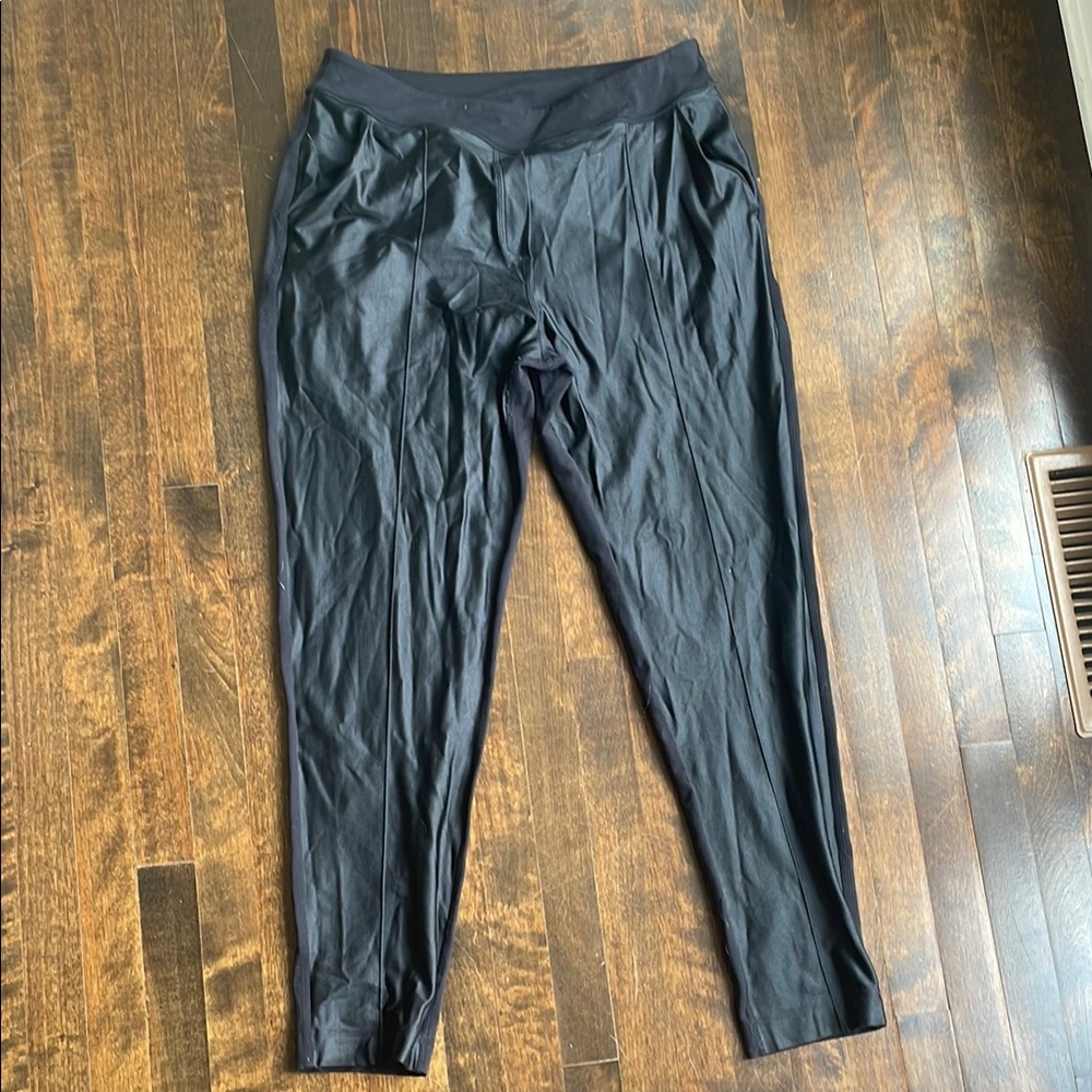 Lululemon satiny stretchy straight leg trousers 8